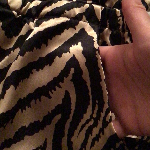 Sleeveless Silky Animal Print Romper - Picture 3 of 7